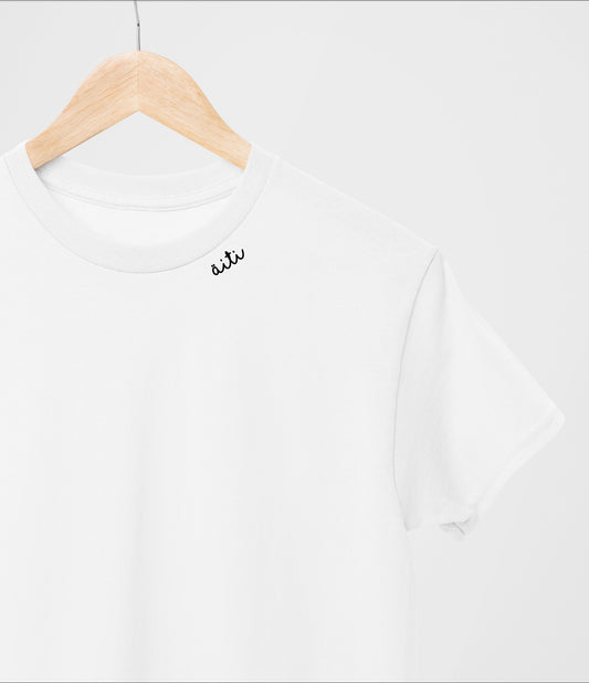 Embroidered Collar Organic Cotton T-shirt "Äiti" (FI)