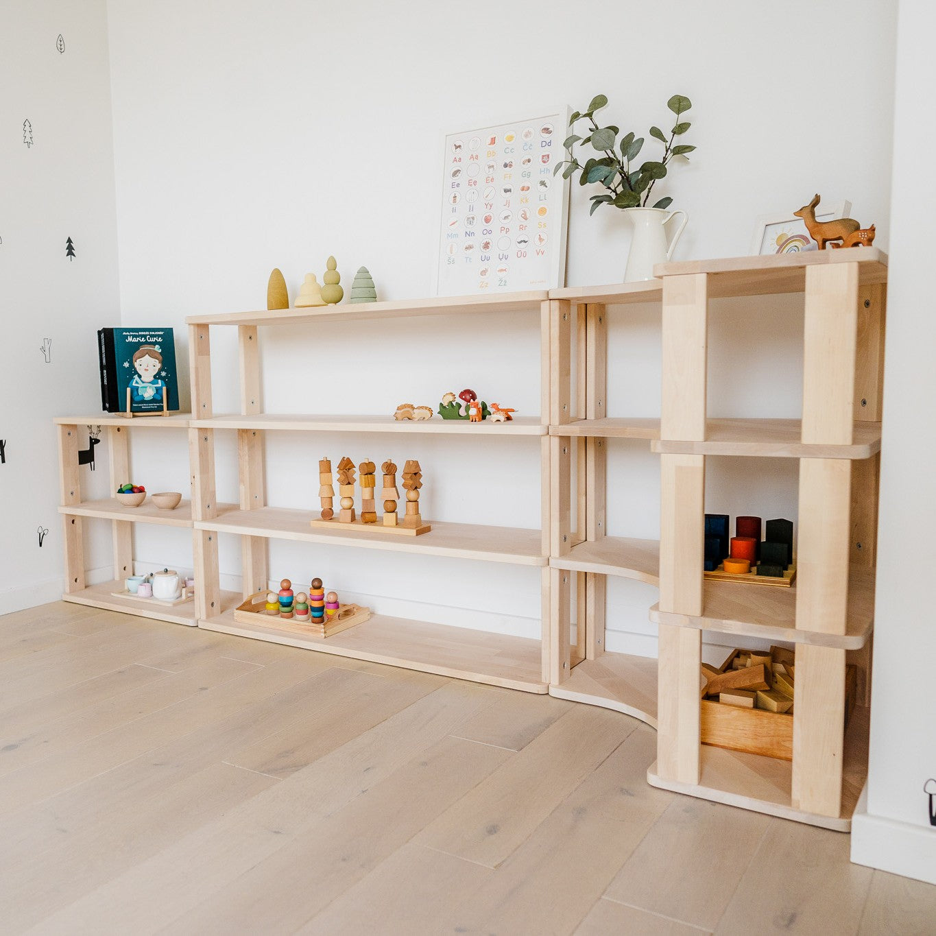 Modular Montessori Shelf Corner - 4 Shelves