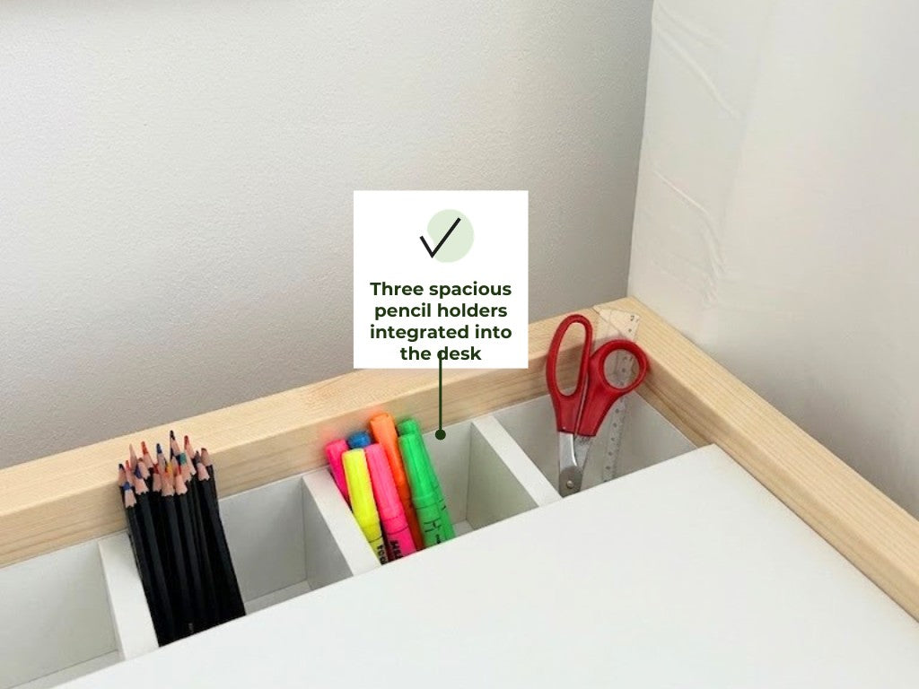 STOLLY Children’s Desk with Three Drawers and Pencil Holders