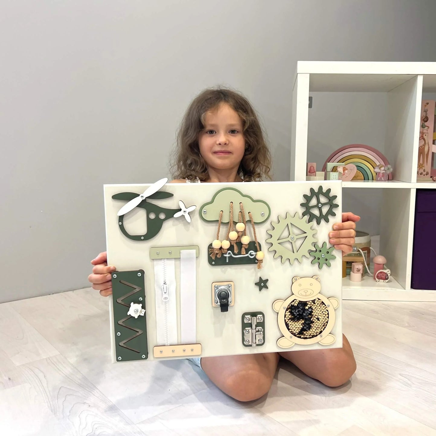 Portable baby sensory busy board (30×40 cm)