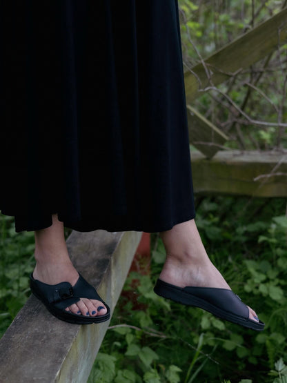 TOKU Rome Sandals - Black